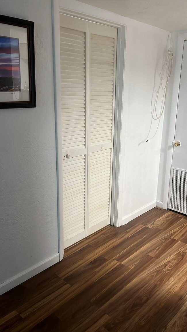 Building Photo - 2020 Continental Ave