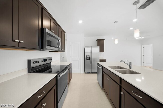 Building Photo - 270 Silent Lk Dr