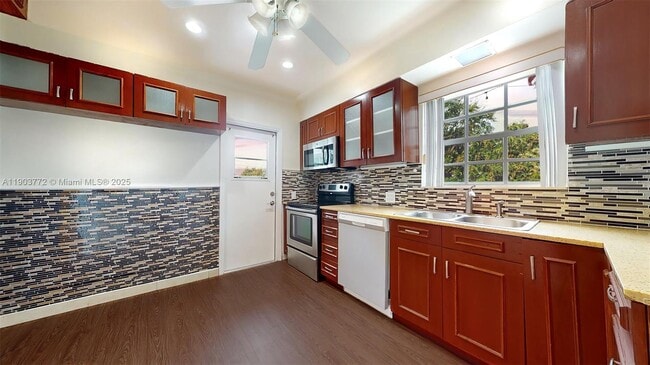 Building Photo - 3770 SW 1st St