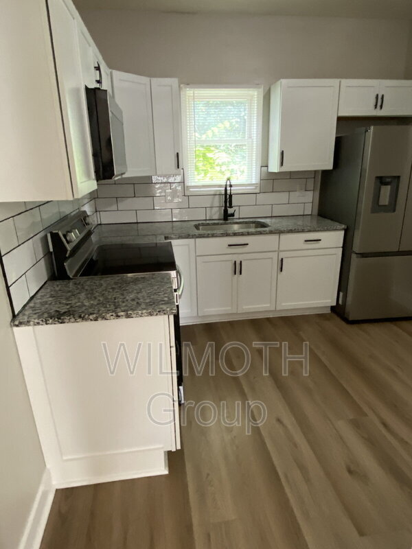 Building Photo - 1029 Blaine Ave