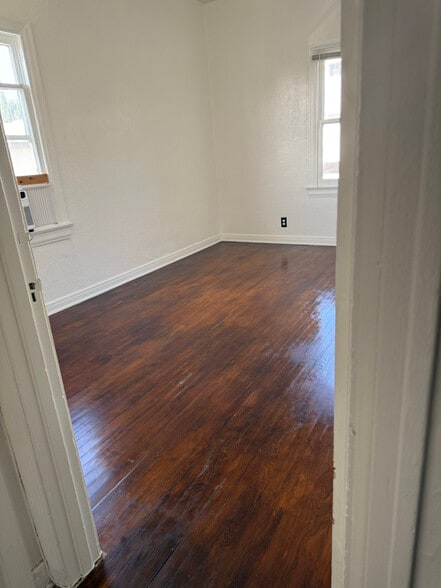 Building Photo - 2025 Cheremoya Ave