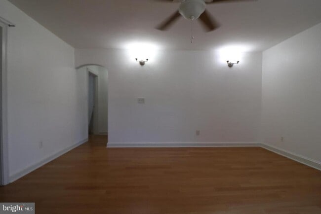 Building Photo - 817 Chillum Rd