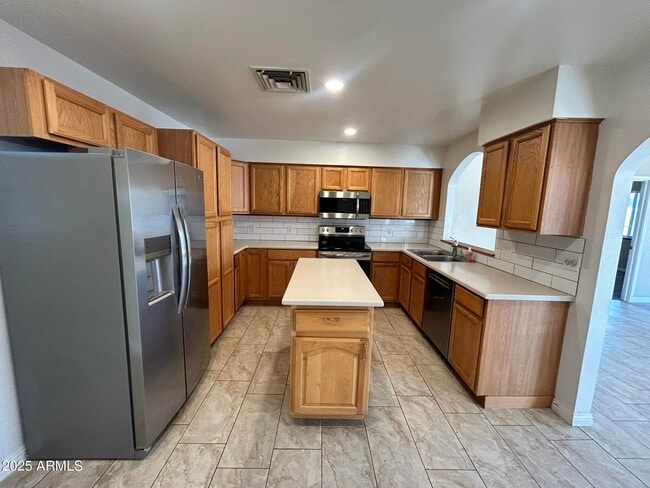 Building Photo - 523 N Los Feliz Dr