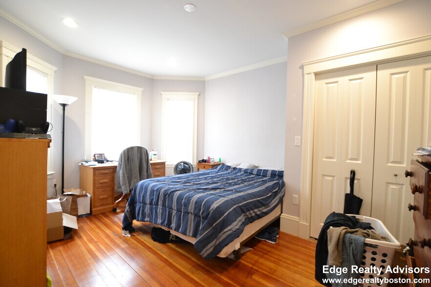 Building Photo - 64 Tremont St