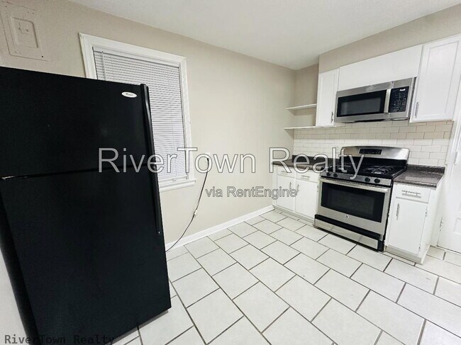 Building Photo - 3627 N Lloyd Cir