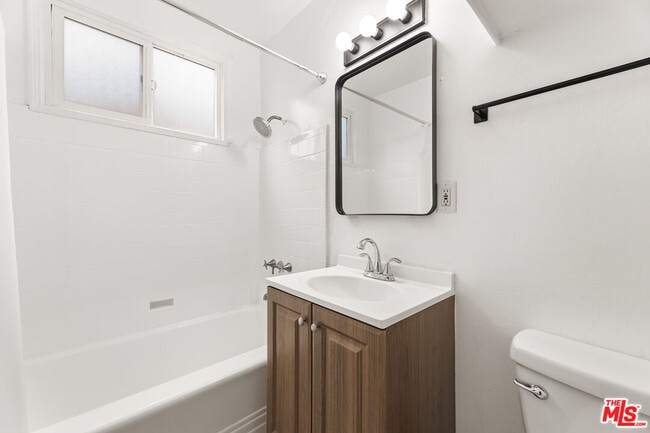 Building Photo - 5304 Kinston Ave