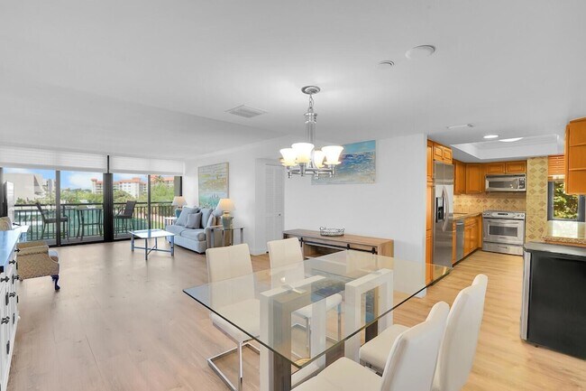 Building Photo - 2727 N Ocean Blvd