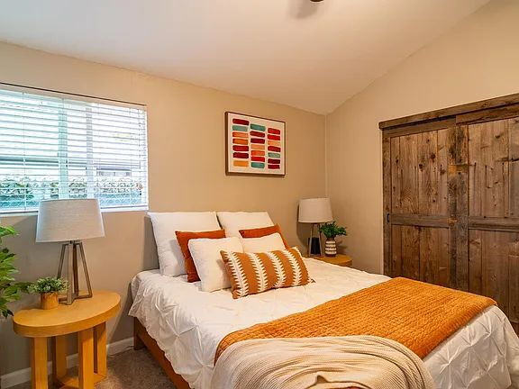 Building Photo - "Charming 2-Bedroom San Diego Retreat with...