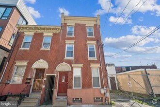 Building Photo - 1217 E Berks St