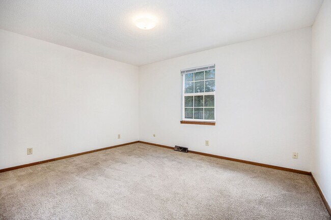 Building Photo - 2829 Tepee Ave