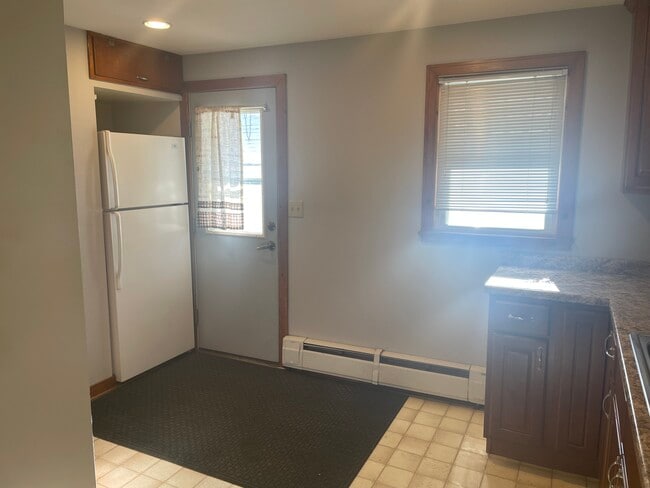 Building Photo - 207 NW Frank Ave