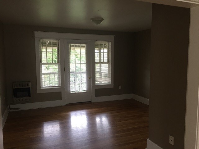 Building Photo - 2500 Kavanaugh Blvd