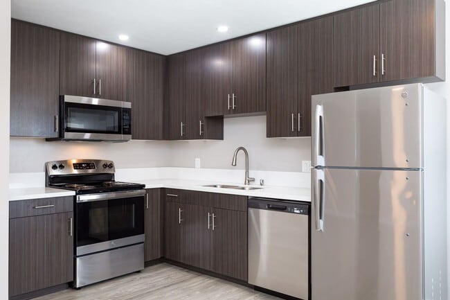 Building Photo - Renovated 2x1 in the Heart of El Cajon wit...