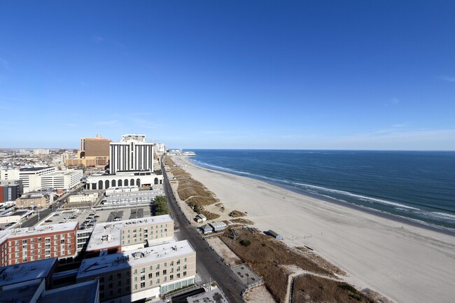 Building Photo - 3851 Boardwalk