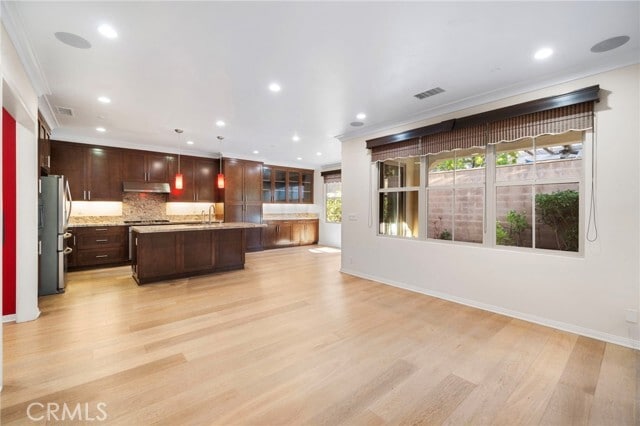 Building Photo - 206 Bancroft