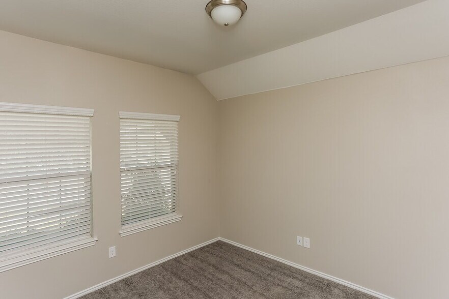 Building Photo - 2101 Blakely Ct