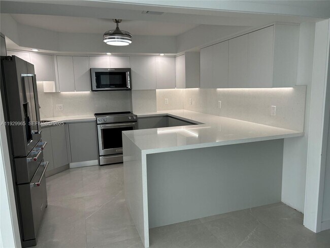 Building Photo - 177 Ocean Ln Dr