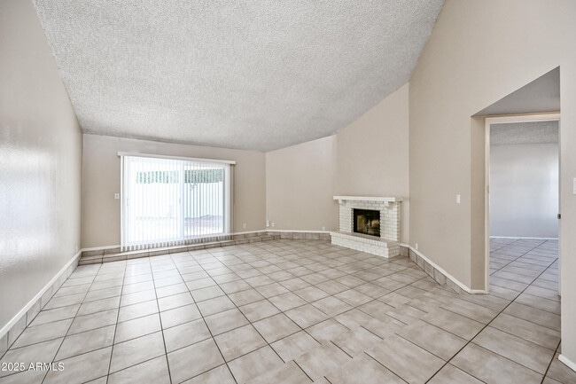 Building Photo - 7725 E Rovey Ave