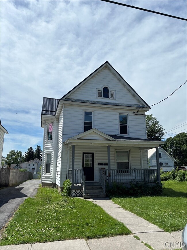 Building Photo - 511 Lansing St