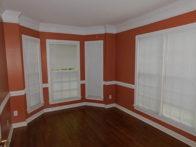 Building Photo - Beautiful 4br, 2.5 ba home in Lochmere!  Avail Aug 14, 2026!