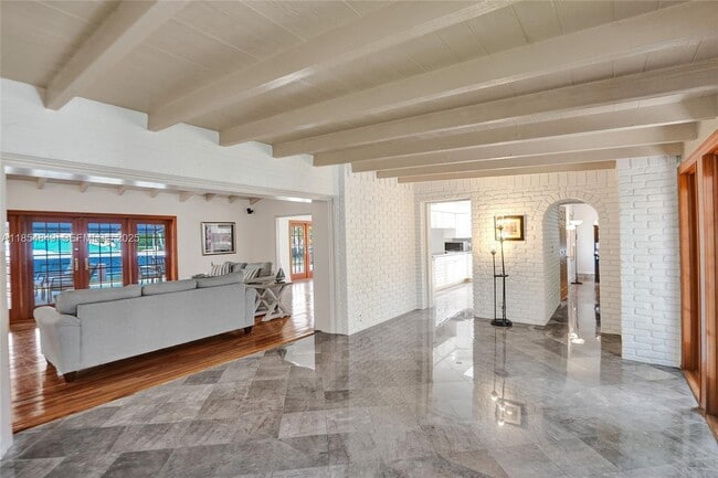 Building Photo - 609 Isle of Palms Dr