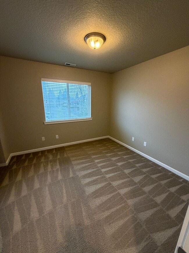 Building Photo - 3-Bed/2.5 Bath + Office & Bonus Room on Quiet Dead-End Street