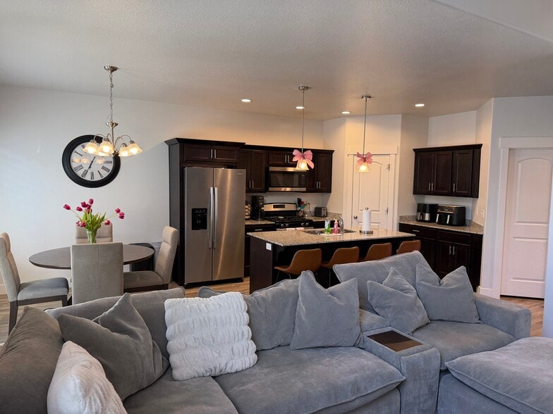 Building Photo - 4204 W 2010 N