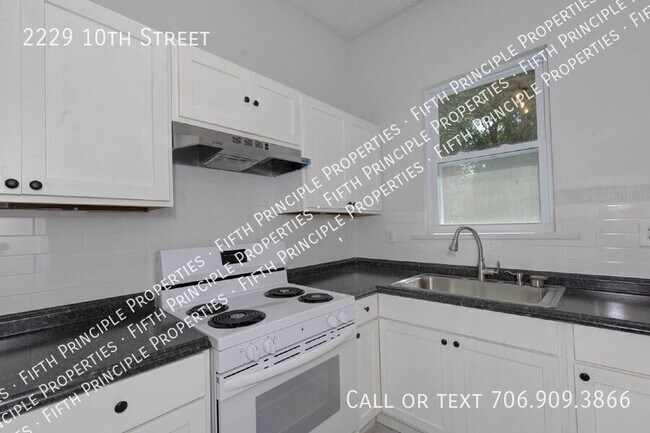 Building Photo - 2229 10th St