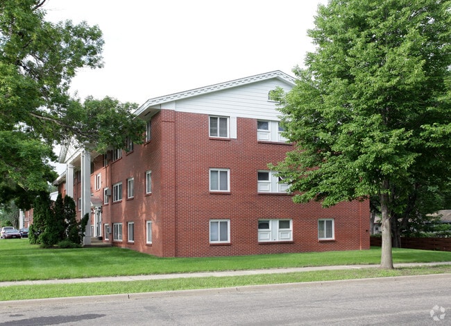 7300/20 Cedar Ave. - Colonial Twin Apartments
