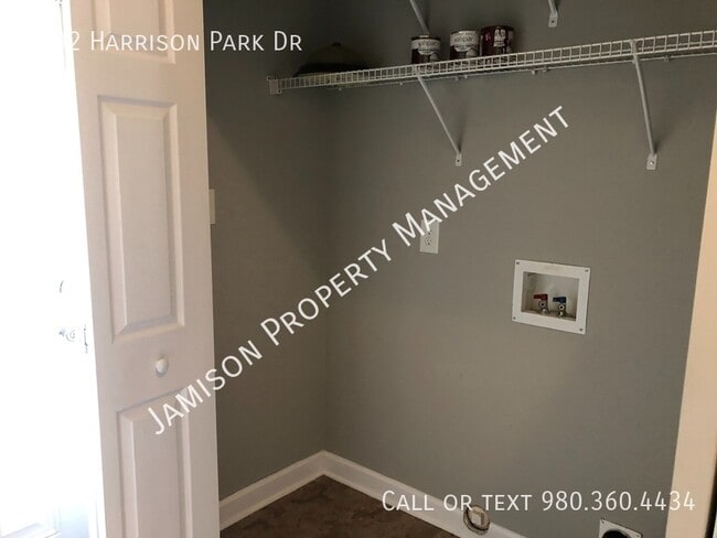 Building Photo - 1902 Harrison Park Dr