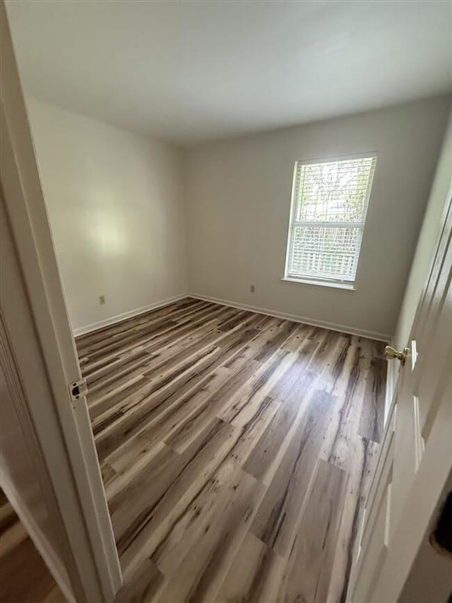 Building Photo - Very Nice 3 Bedroom Home in Hendersonville!