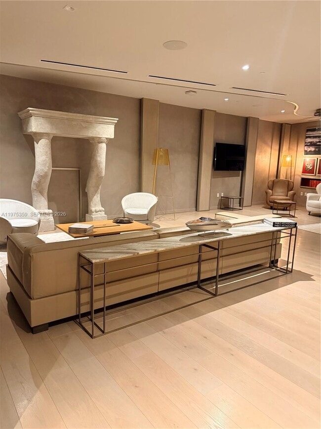 Building Photo - 1000 Brickell Plaza