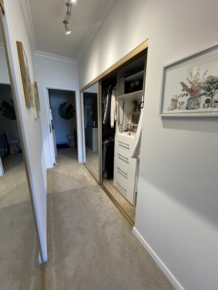 New California Closets - 612 S Barrington Ave