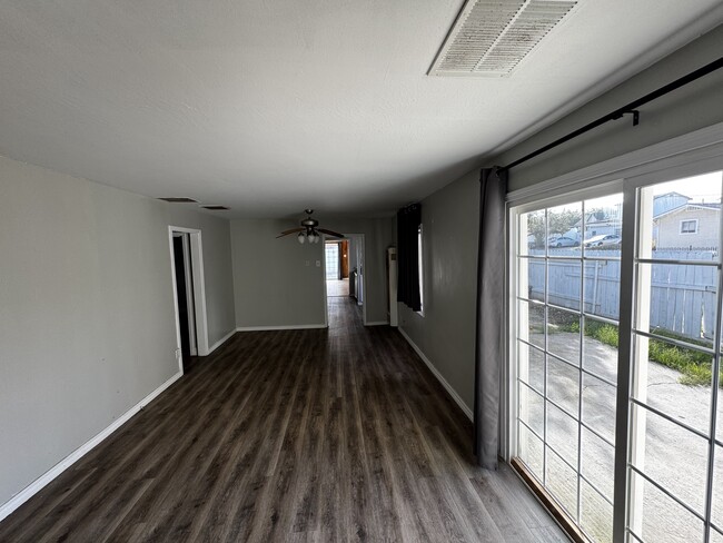 Building Photo - 229 Philippine St