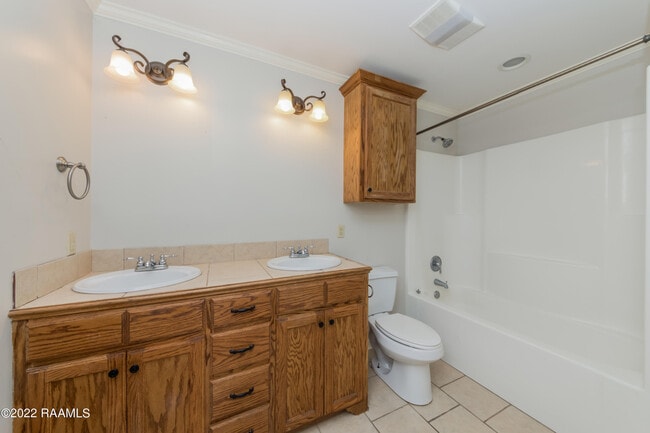 Building Photo - 1029 Gary Dr