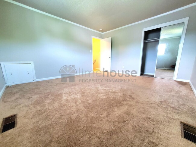 Building Photo - 119 Bob Ln