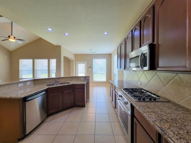 Building Photo - 20931 Flower Croft Ct