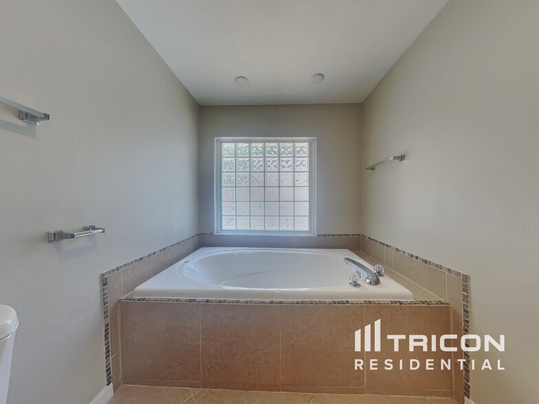 Building Photo - 1261 Dockside Dr