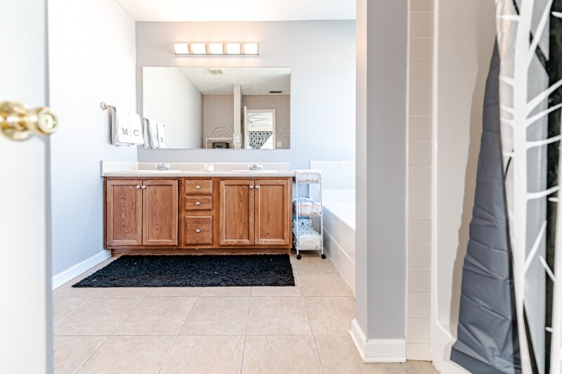 Building Photo - 174 Falling Leaf Dr