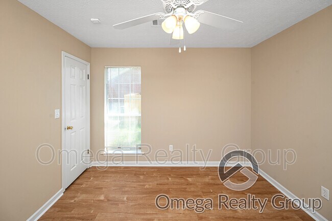 Building Photo - 536 Deer Path