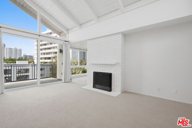 Building Photo - 1340 S Beverly Glen Blvd