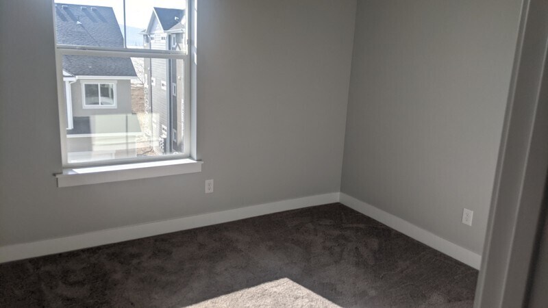 Building Photo - 422 N 360 W