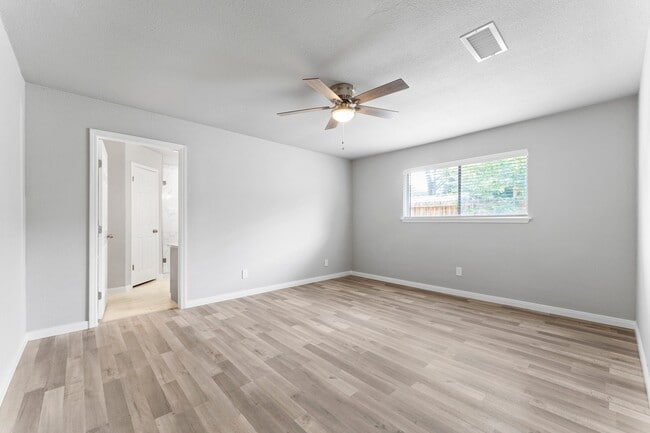 Building Photo - 10422 Rockcrest Rd