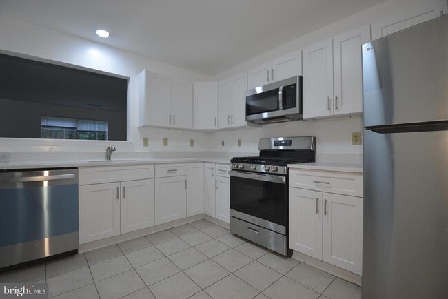 Building Photo - 13850 Crosstie Dr