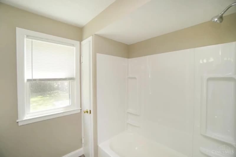 Building Photo - 124 Eaton Ave