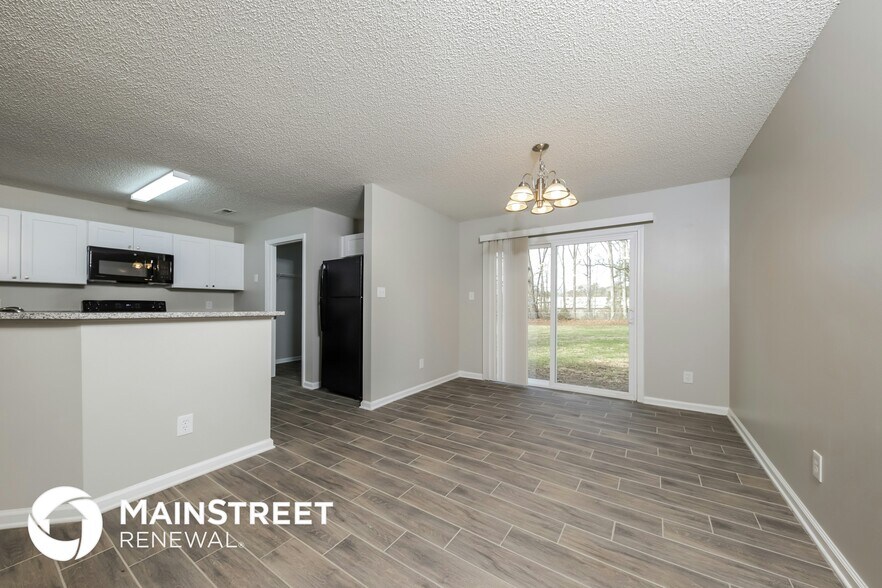 Building Photo - 126 Martindale Rd