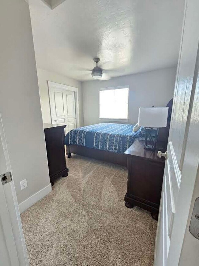 Building Photo - Ready now this beautiful 3 Bedroom Upscale...