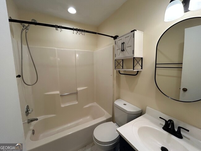 Building Photo - 2637 Jonesboro Rd