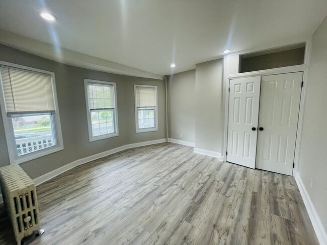 Building Photo - 289 Elmwood Ave