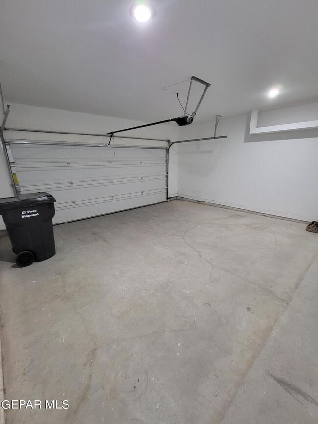 Building Photo - 13604 Hazlewood St